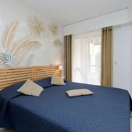Coquet 2 Pieces En Bord De Dans Quartier Residentiel Climatise, Pkg, Piscine Saint-Raphael (Var)
